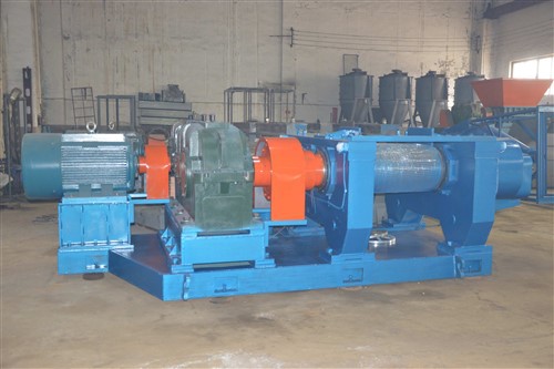 ماشین سنگ شکن لاستیکی